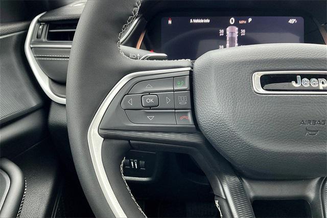 new 2025 Jeep Grand Cherokee car, priced at $44,675