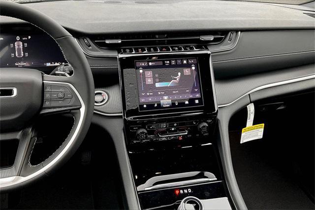 new 2025 Jeep Grand Cherokee car, priced at $44,675