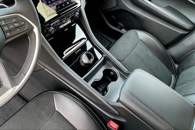 new 2025 Jeep Grand Cherokee car, priced at $38,750