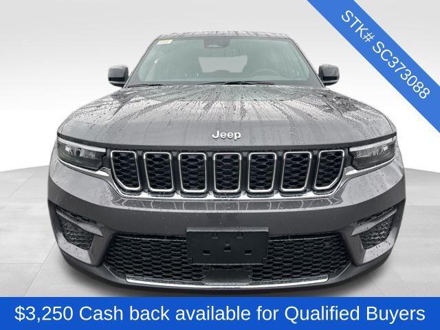 new 2025 Jeep Grand Cherokee car, priced at $35,250