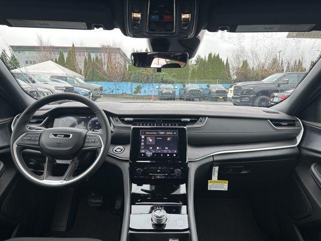 new 2025 Jeep Grand Cherokee car, priced at $35,250