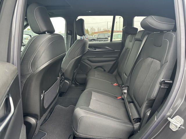 new 2025 Jeep Grand Cherokee car, priced at $35,250