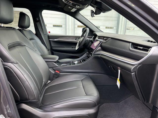new 2025 Jeep Grand Cherokee L car, priced at $45,500