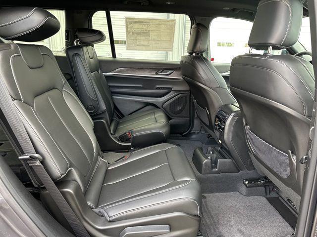 new 2025 Jeep Grand Cherokee L car, priced at $45,500