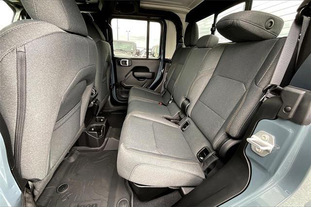 new 2025 Jeep Gladiator car, priced at $45,173