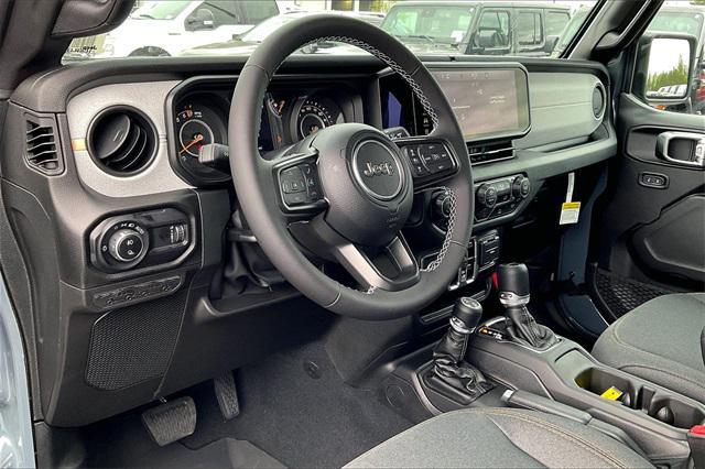 new 2025 Jeep Gladiator car, priced at $45,173