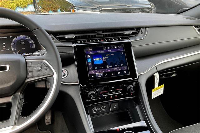 new 2025 Jeep Grand Cherokee car, priced at $45,670