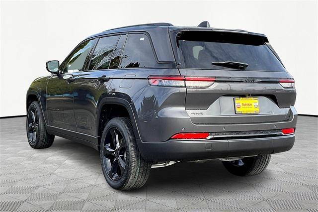 new 2025 Jeep Grand Cherokee car, priced at $45,670