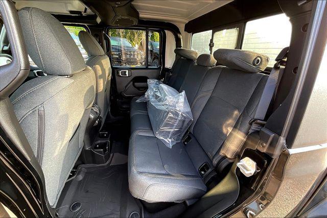 new 2025 Jeep Gladiator car, priced at $38,750