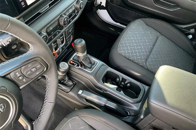 new 2025 Jeep Gladiator car, priced at $47,981