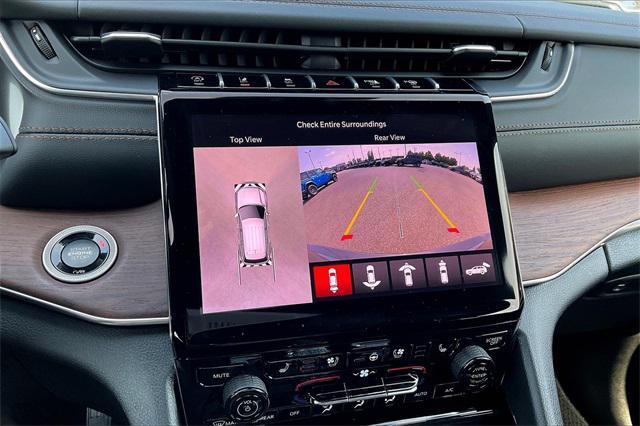 new 2025 Jeep Grand Cherokee car, priced at $56,750