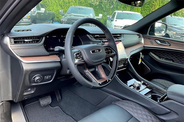 new 2025 Jeep Grand Cherokee car, priced at $56,750