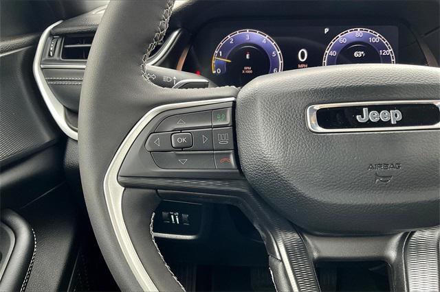 new 2025 Jeep Grand Cherokee car, priced at $40,750