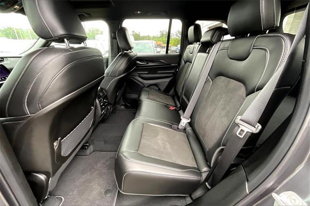 new 2025 Jeep Grand Cherokee car, priced at $40,750
