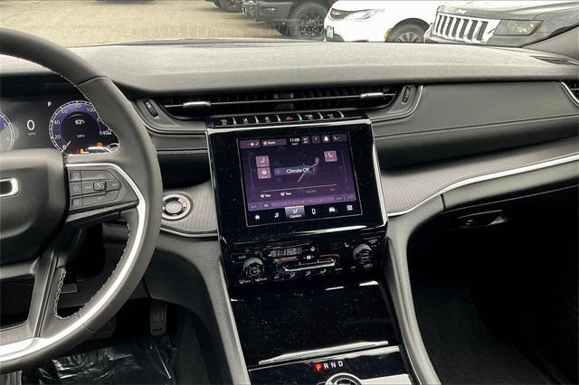 new 2025 Jeep Grand Cherokee car, priced at $40,750