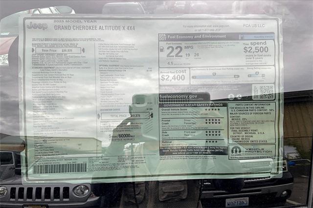 new 2025 Jeep Grand Cherokee car, priced at $40,750