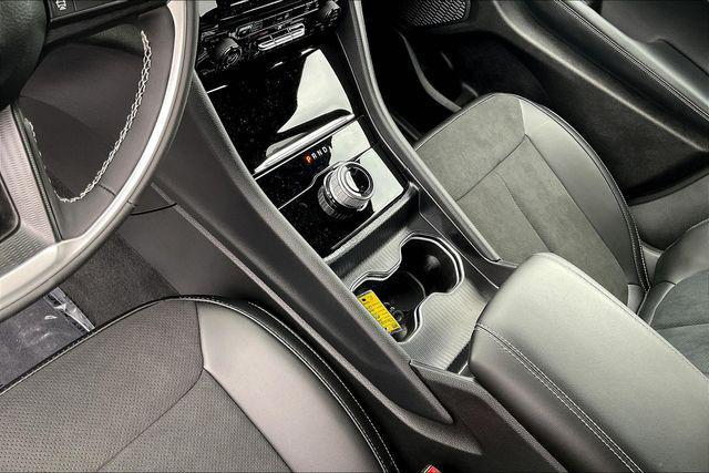 new 2025 Jeep Grand Cherokee car, priced at $40,750