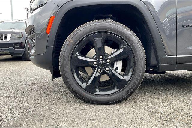 new 2025 Jeep Grand Cherokee car, priced at $40,750