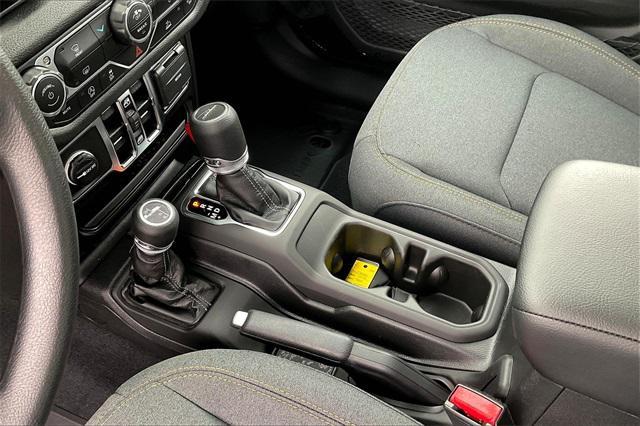 new 2025 Jeep Gladiator car, priced at $40,292