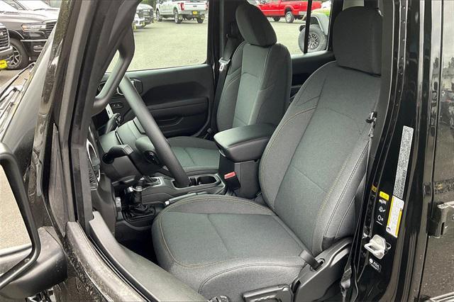 new 2025 Jeep Gladiator car, priced at $40,292