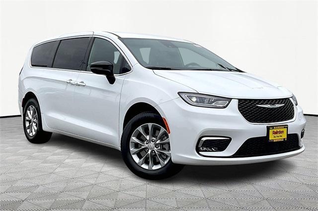new 2025 Chrysler Pacifica car, priced at $44,473