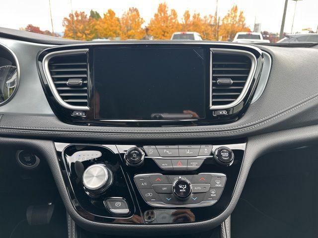 new 2026 Chrysler Pacifica car, priced at $55,530