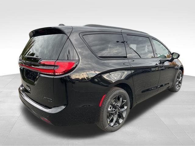 new 2026 Chrysler Pacifica car, priced at $55,530