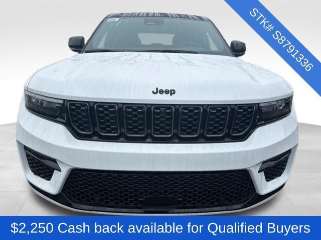 new 2025 Jeep Grand Cherokee car, priced at $59,750