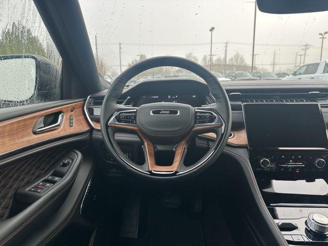 new 2025 Jeep Grand Cherokee car, priced at $59,750