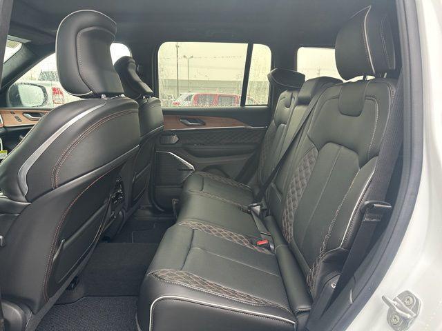 new 2025 Jeep Grand Cherokee car, priced at $59,750