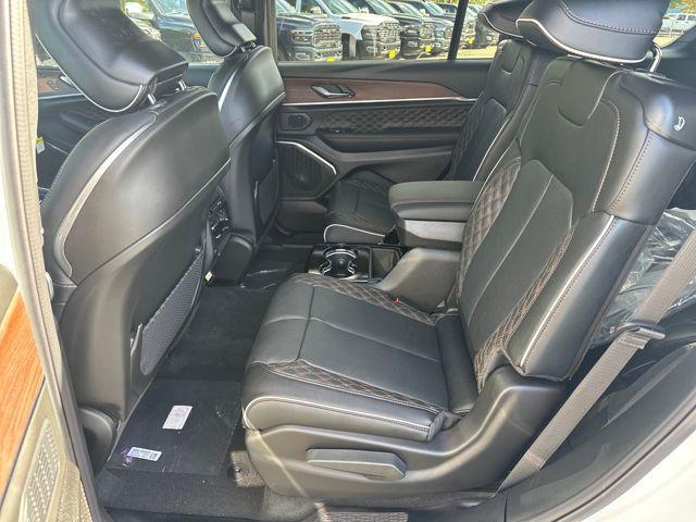 new 2025 Jeep Grand Cherokee L car, priced at $62,580