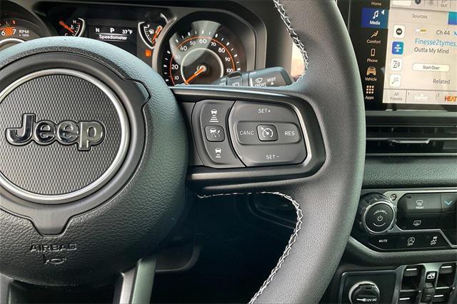 new 2025 Jeep Wrangler car, priced at $49,580