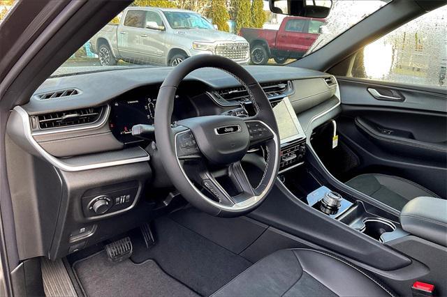 new 2025 Jeep Grand Cherokee L car, priced at $47,670