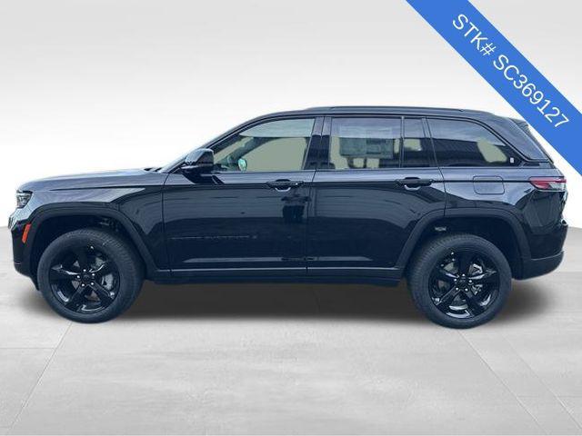 new 2025 Jeep Grand Cherokee car, priced at $50,485