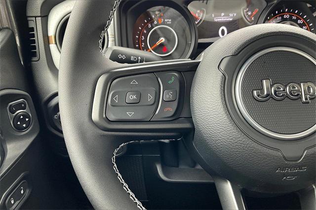 new 2025 Jeep Gladiator car, priced at $45,173