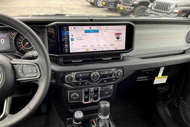 new 2025 Jeep Gladiator car, priced at $45,173
