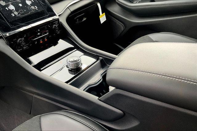 new 2025 Jeep Grand Cherokee L car