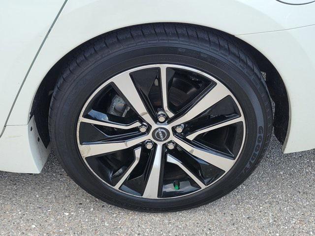 used 2023 Nissan Maxima car, priced at $22,999