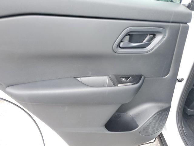 used 2025 Nissan Rogue car, priced at $25,999