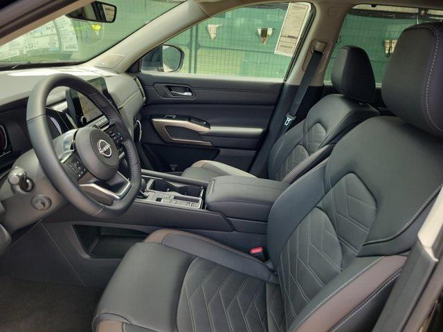 new 2025 Nissan Pathfinder car, priced at $48,019