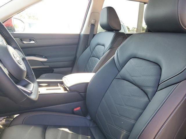 new 2025 Nissan Pathfinder car, priced at $47,528