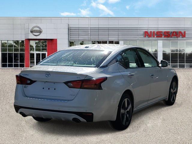 used 2019 Nissan Altima car, priced at $18,999