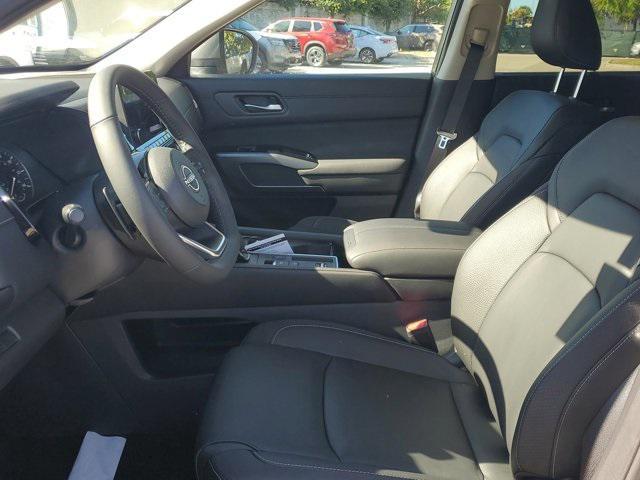 new 2025 Nissan Pathfinder car, priced at $40,075
