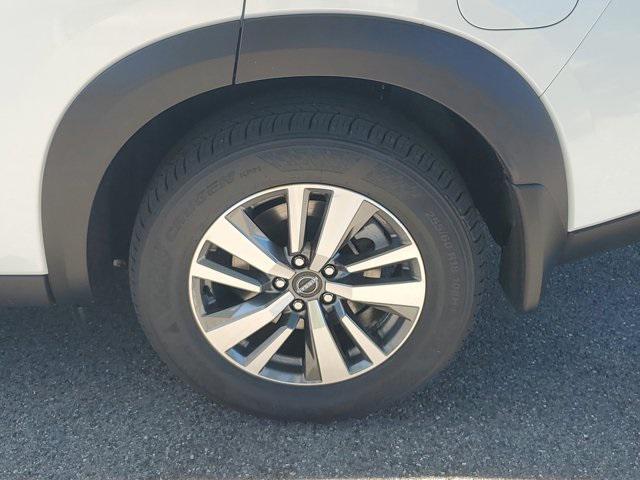 new 2025 Nissan Pathfinder car, priced at $40,075