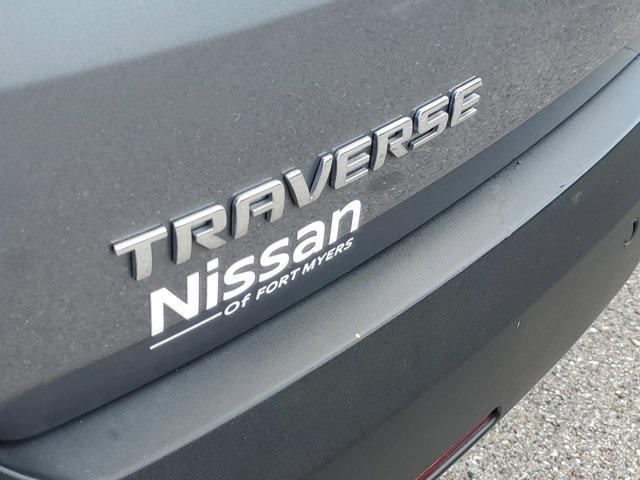 used 2021 Chevrolet Traverse car, priced at $16,999