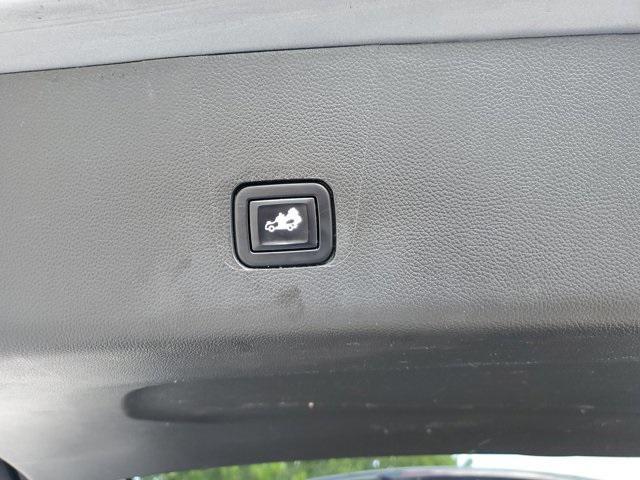 used 2021 Chevrolet Traverse car, priced at $16,999