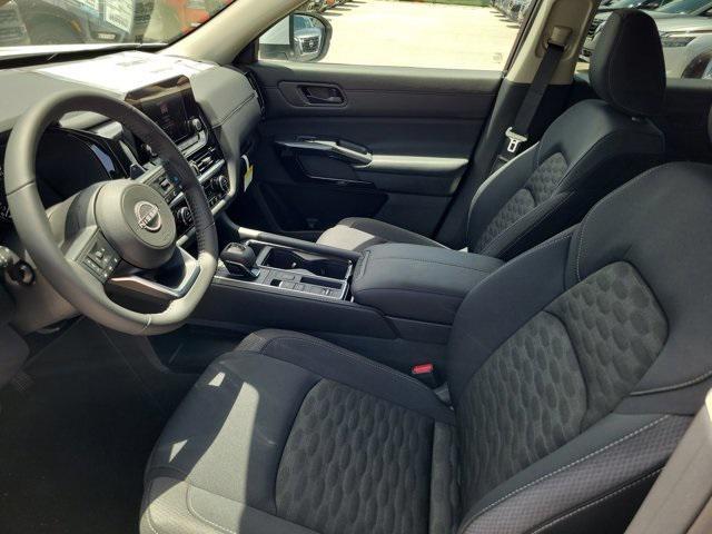 new 2025 Nissan Pathfinder car, priced at $38,686