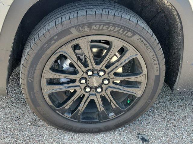 used 2023 GMC Acadia car, priced at $24,999