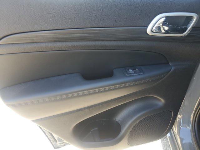 used 2021 Jeep Grand Cherokee car, priced at $17,999