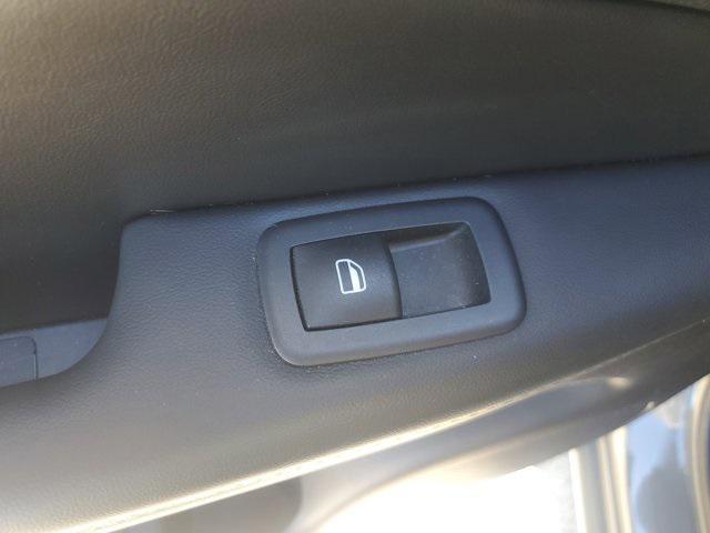 used 2021 Jeep Grand Cherokee car, priced at $17,999